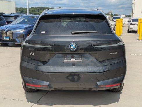 Used 2024 BMW iX xDrive50 w/ Sport Package AWD/4WD image 6
