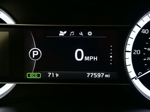 Used 2017 Kia Niro LX image 24