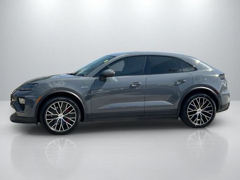 Used 2025 Porsche Macan 4S Electric AWD/4WD image 8
