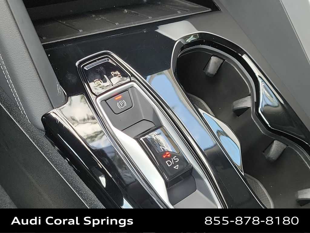 Used 2025 Audi Q5 Premium w/ Convenience Package AWD/4WD image 25