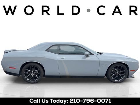 Used 2022 Dodge Challenger R/T w/ Blacktop Package RWD image 2