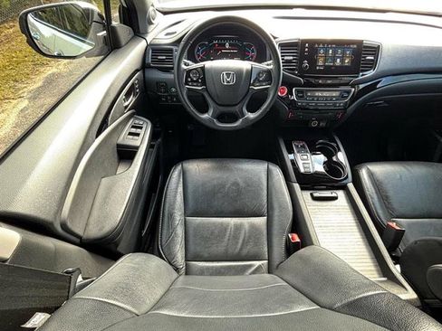 Used 2019 Honda Pilot Touring image 12