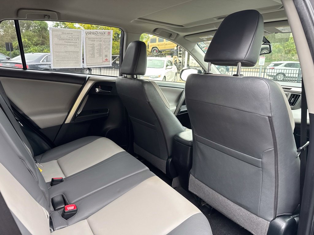Used 2015 Toyota RAV4 Limited AWD/4WD image 33