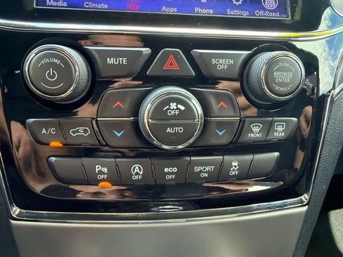 Used 2019 Jeep Grand Cherokee Limited AWD/4WD image 29