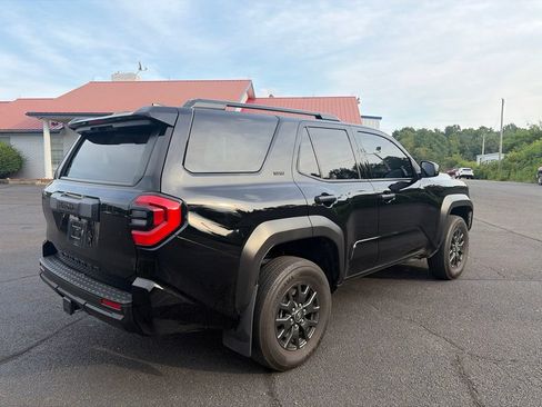 Used 2025 Toyota 4Runner SR5 AWD/4WD image 10