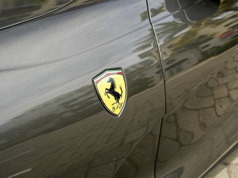 Used 2020 Ferrari 812 Superfast RWD image 46