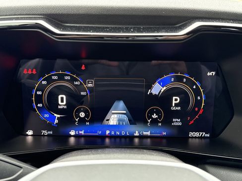 Used 2024 Chevrolet Colorado LT RWD image 16