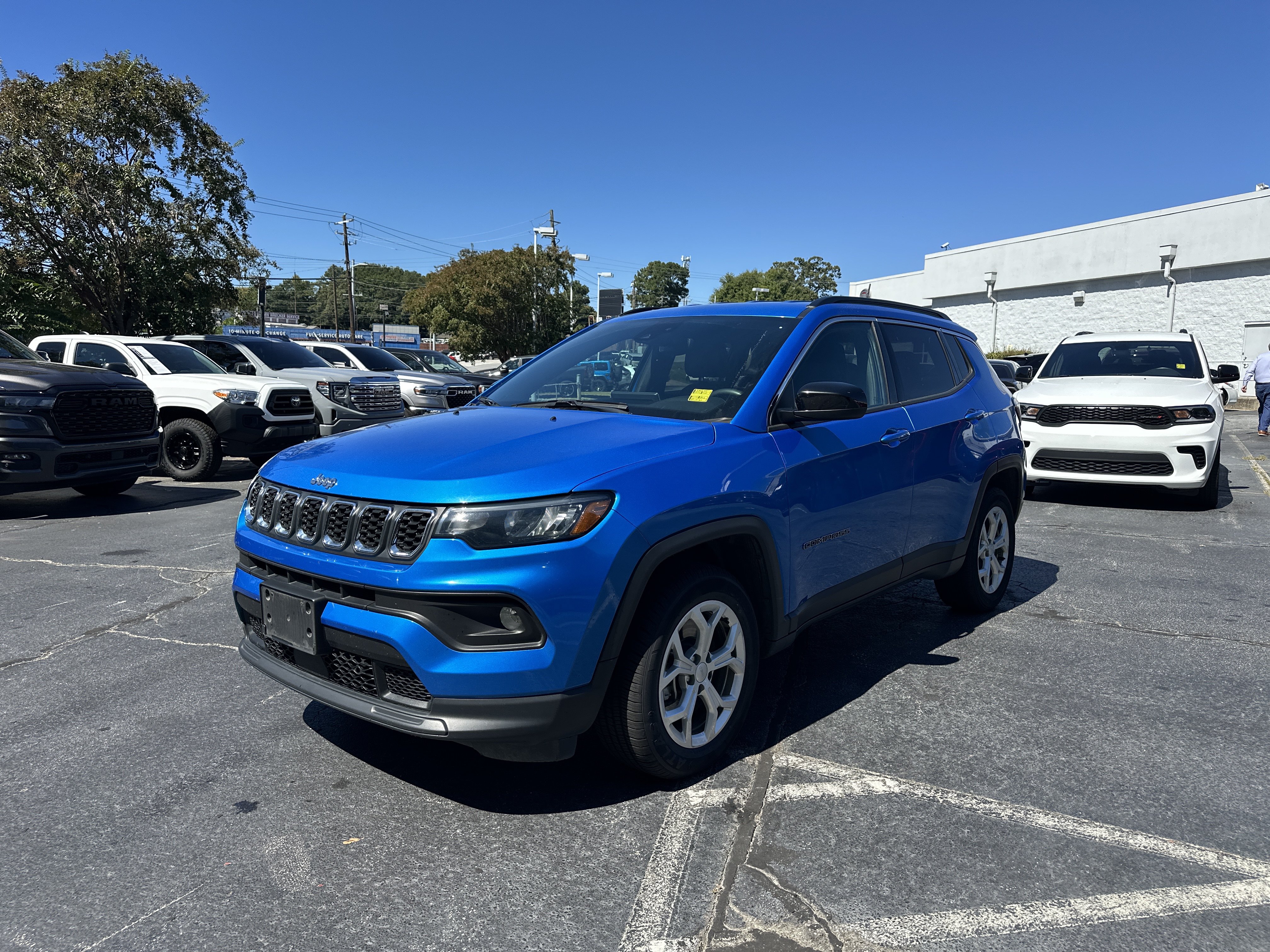 Used 2024 Jeep Compass Latitude AWD/4WD image 5