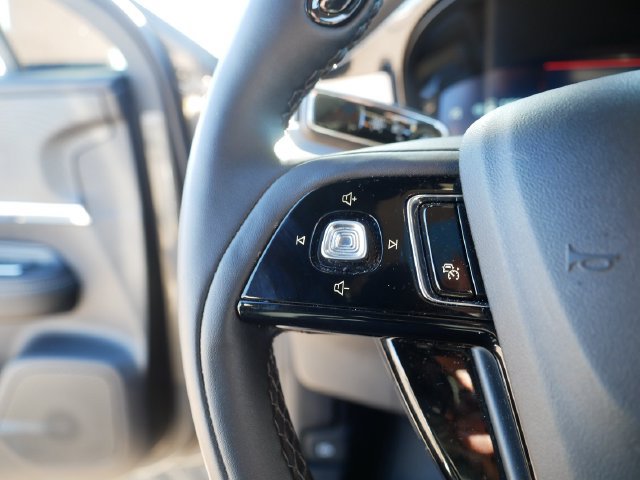 Used 2025 Lincoln Corsair AWD w/ Equipment Group 101A image 22