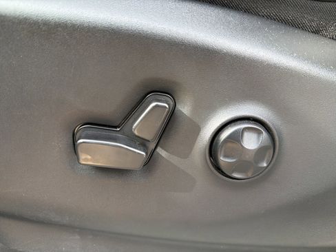 Used 2024 Chrysler Pacifica Touring-L image 20