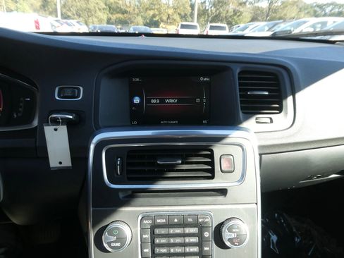 Used 2016 Volvo S60 T5 Premier w/ Convenience Package image 22