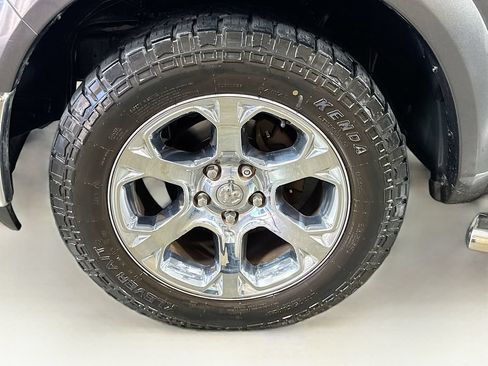 Used 2017 RAM 1500 Laramie w/ Convenience Group AWD/4WD image 40