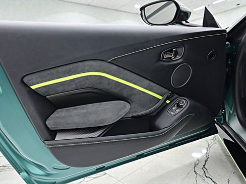 Used 2023 Aston Martin V8 Vantage Coupe image 49