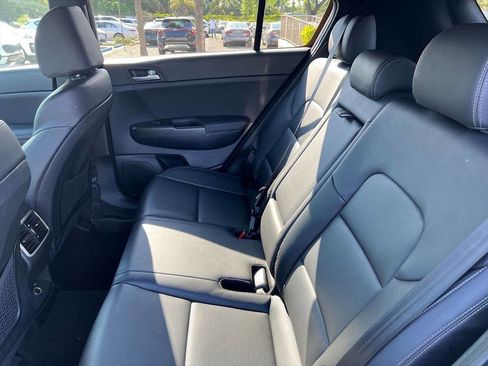 Used 2022 Kia Sportage Nightfall Edition image 9