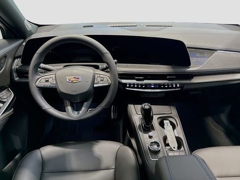 New 2025 Cadillac XT4 Sport w/ Trailering Package image 21