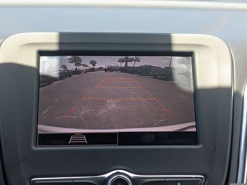 Used 2022 Chevrolet Equinox LT FWD image 24