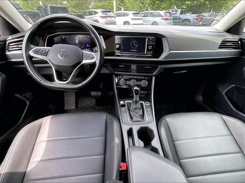 Used 2024 Volkswagen Jetta SE FWD image 21