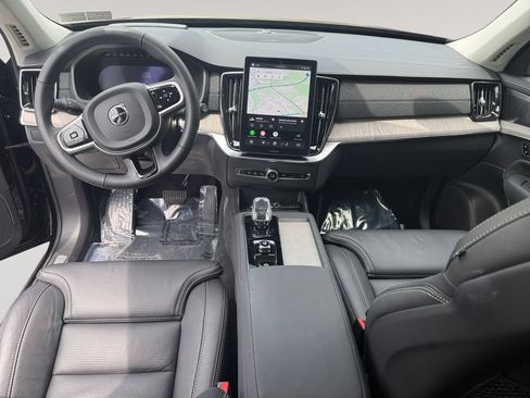 Used 2025 Volvo XC90 B6 Ultra w/ Protection Package AWD/4WD image 10