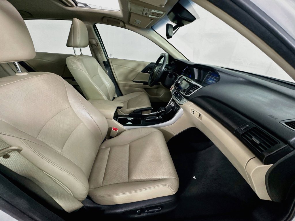 Used 2015 Honda Accord Touring image 35