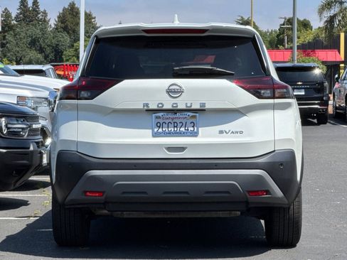 Used 2022 Nissan Rogue SV AWD/4WD image 6