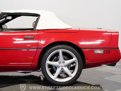 Used 1989 Chevrolet Corvette Convertible image 24