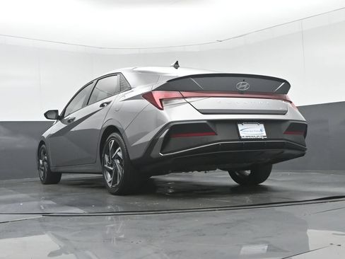 Used 2025 Hyundai Elantra SEL FWD image 55