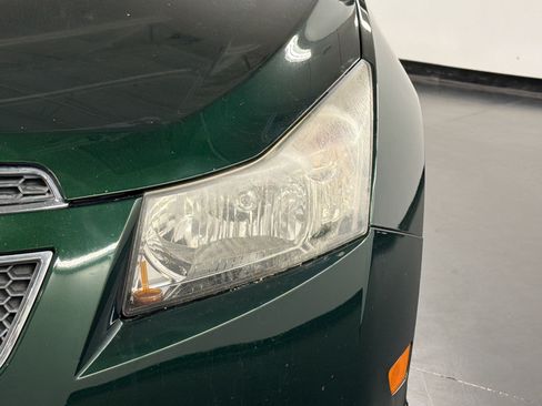 Used 2014 Chevrolet Cruze LS FWD image 11