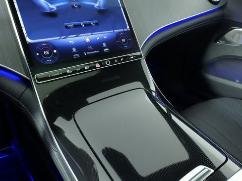 Used 2023 Mercedes-Benz EQE 500 4MATIC Sedan image 56