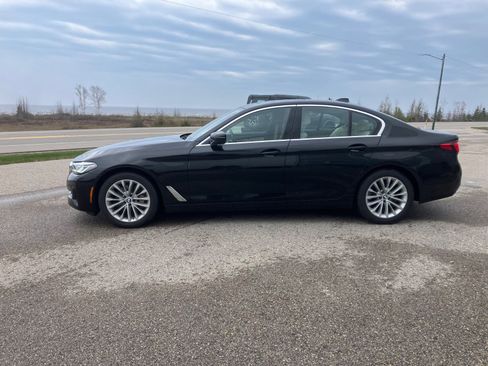 Used 2021 BMW 530i xDrive AWD/4WD image 2