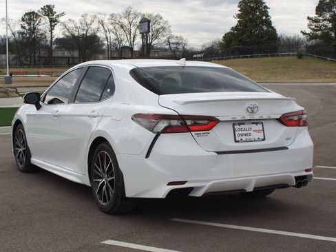 Used 2023 Toyota Camry SE image 16