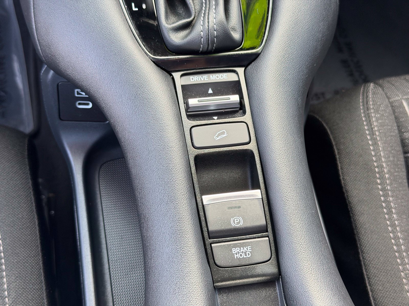 Used 2024 Honda HR-V LX image 21
