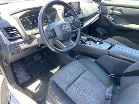 Used 2025 Nissan Rogue SV FWD image 6