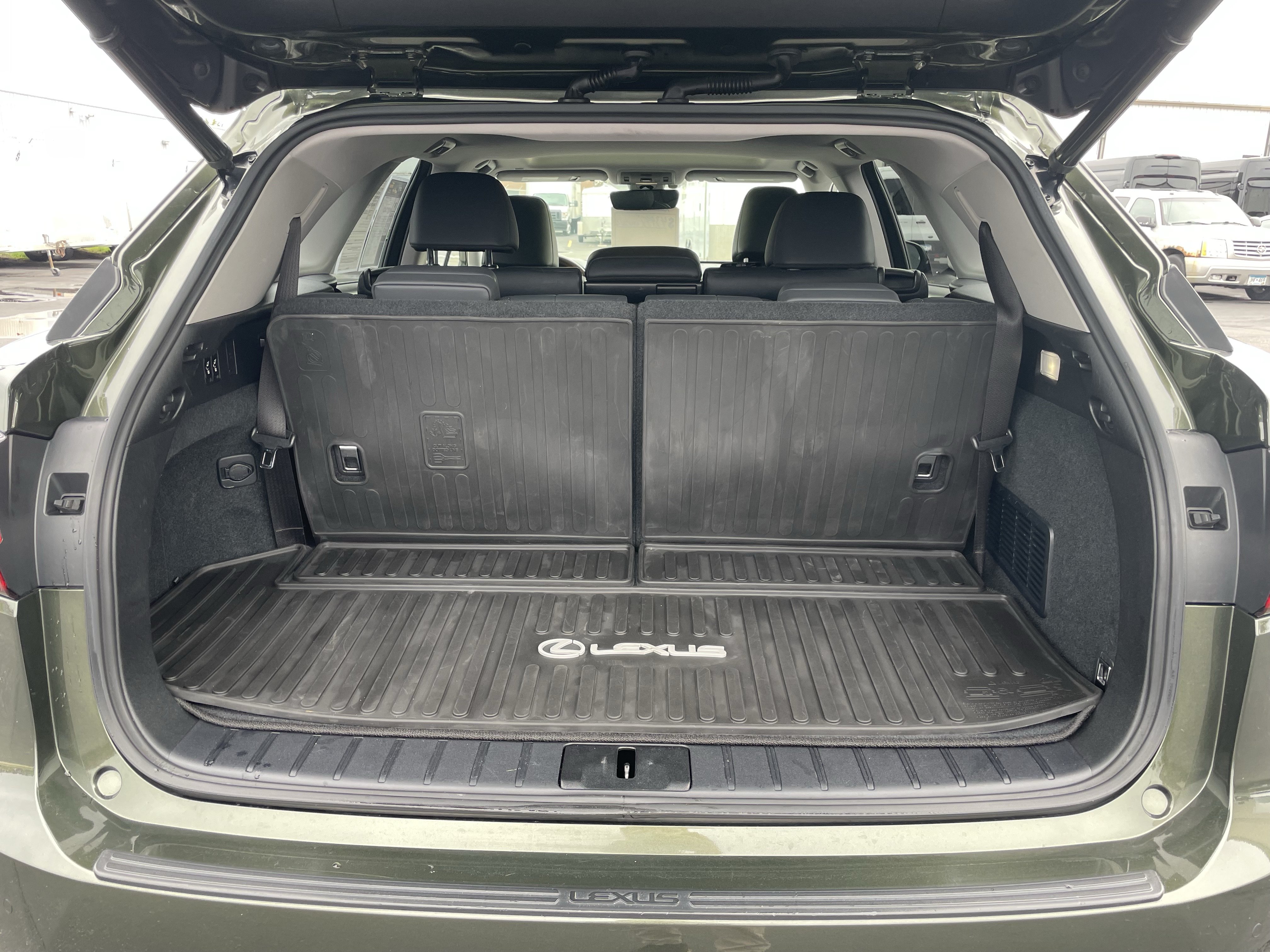 Used 2022 Lexus RX 350L Premium w/ Premium Package AWD/4WD image 9