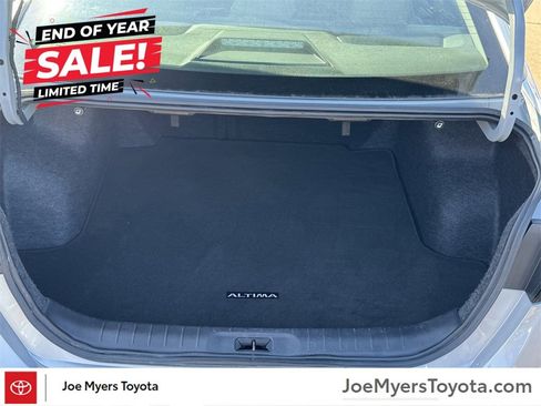 Used 2024 Nissan Altima 2.5 SV image 23