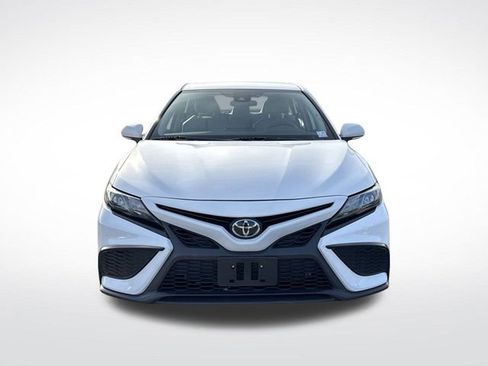 Used 2024 Toyota Camry SE image 10