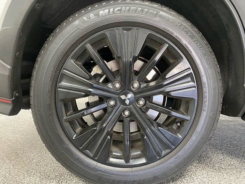 Used 2020 Mitsubishi Eclipse Cross LE image 24