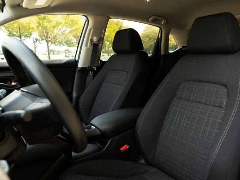 Certified 2026 Honda HR-V LX image 17