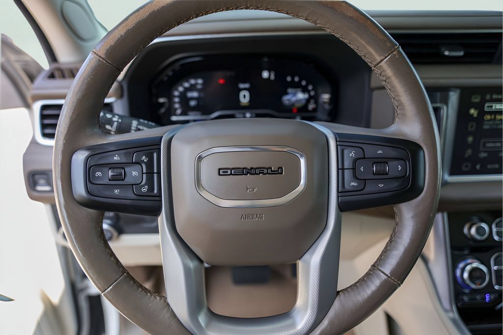 Used 2022 GMC Yukon Denali AWD/4WD image 15