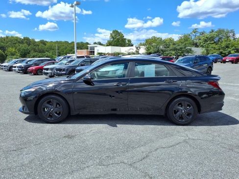 Used 2023 Hyundai Elantra SEL image 7
