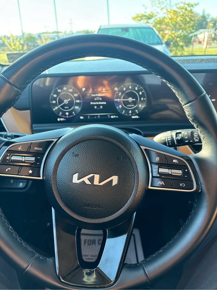 Used 2024 Kia Seltos EX AWD/4WD image 12
