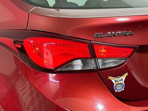 Used 2015 Hyundai Elantra SE w/ Option Group 02 FWD image 23