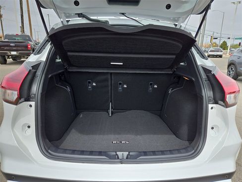 New 2024 Nissan Kicks SR w/ SR Premium Package image 15