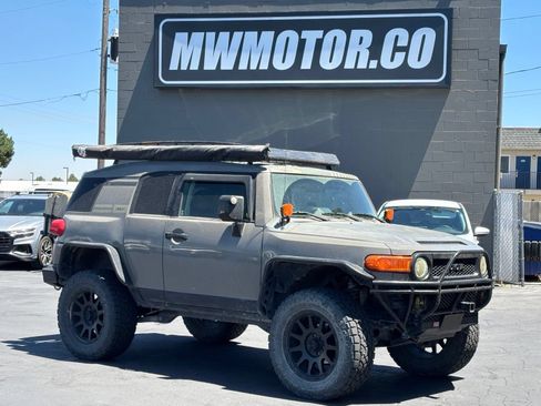 Used 2007 Toyota FJ Cruiser 4WD image 1