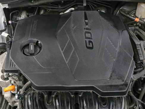 Used 2024 Kia Sportage EX AWD/4WD image 16