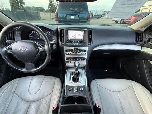 Used 2010 INFINITI G37 Convertible w/ Premium Pkg RWD image 3