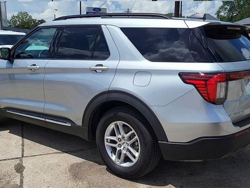 Used 2025 Ford Explorer Active image 6