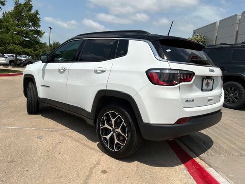 Used 2025 Jeep Compass Limited AWD/4WD image 8