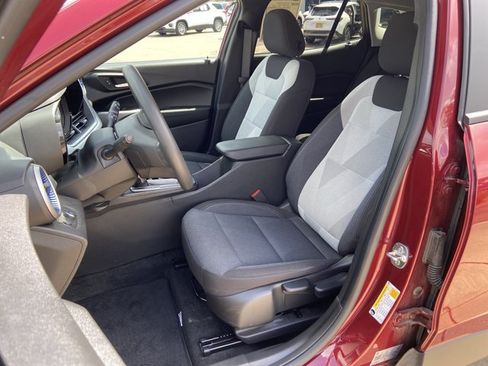 Used 2024 Chevrolet Trax LS FWD image 18