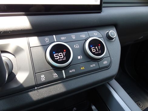 New 2025 Land Rover Defender 110 S image 5