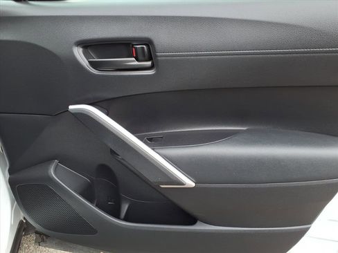 Certified 2022 Toyota Corolla Cross LE image 8